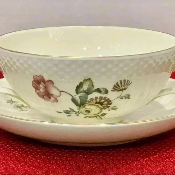 Royal Copenhagen, Denmark, flat cream soup bowl and saucer set. Frijsenborg VTG. - Picture 2 of 8
